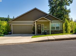 1110 Holly Ave, Cottage Grove, OR 97424