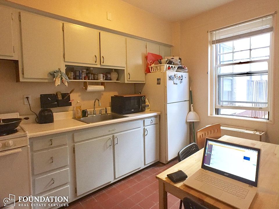 1st image of 2001 Commonwealth Ave APT 27
