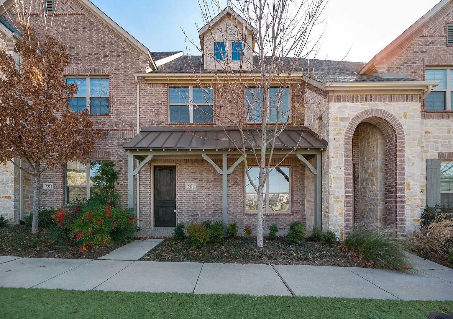 Beautiful Like New Townhome in Mckinney! — Photo 4