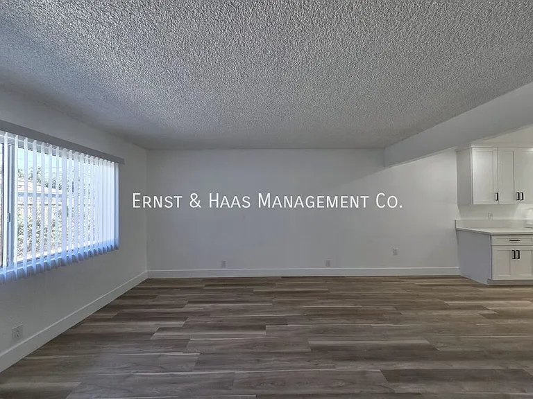 1440 Elm Ave #4 — Photo 3