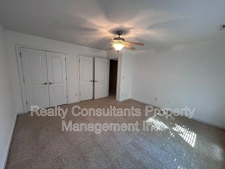 4540 Pebble Lake Dr — Photo 33