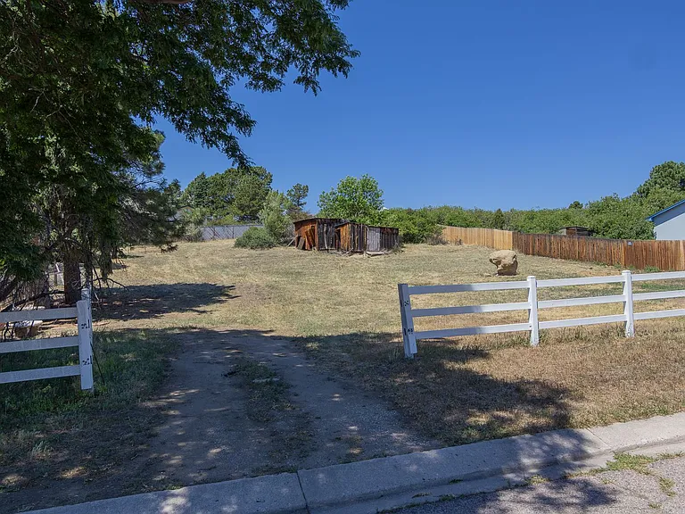 5418 Alta Loma Rd — Photo 13