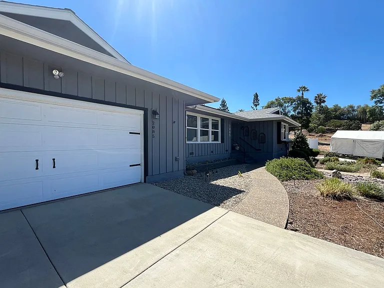 2085 Warmlands Ave — Photo 14