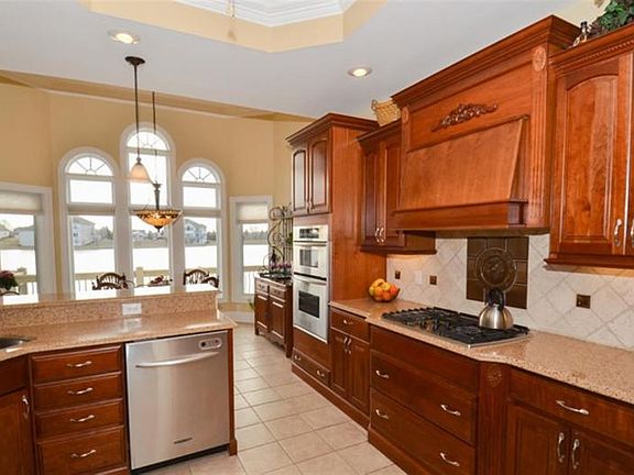3rd image of 4746 Portside Dr