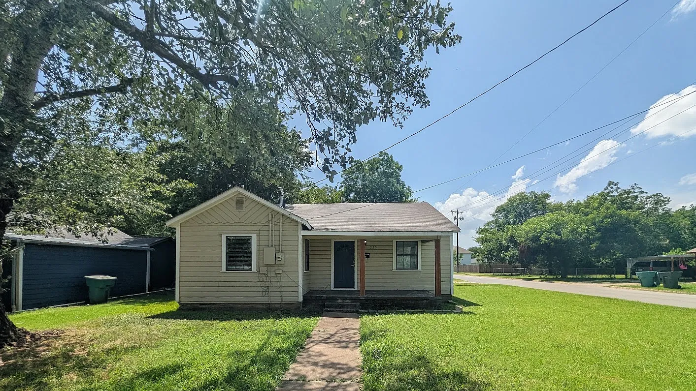 2 bed, 1084 sqft, $1,175 — Photo 1