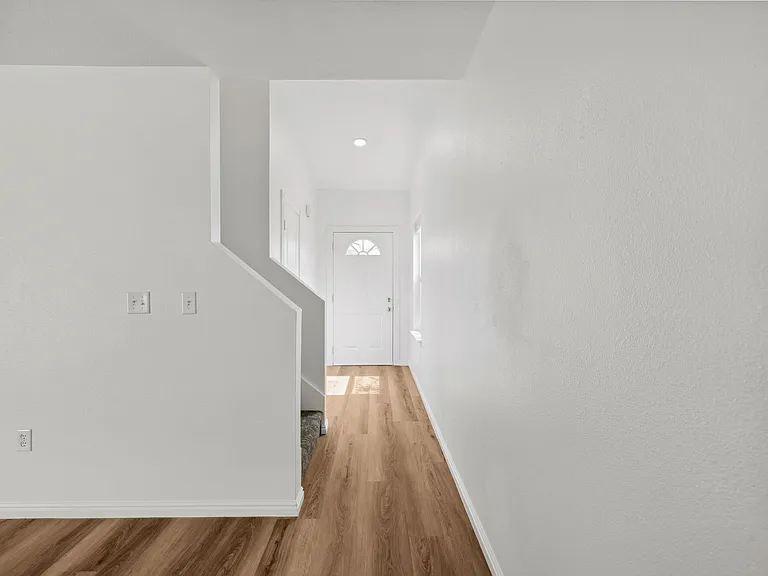 1311 N Gingham Ave — Photo 11