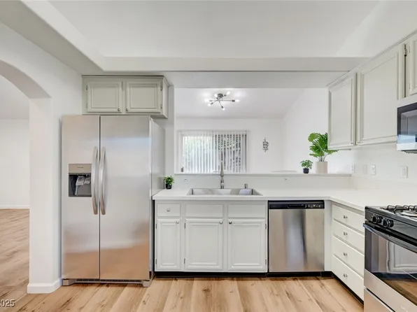 5131 Keswick Rd, North Las Vegas, NV 89031