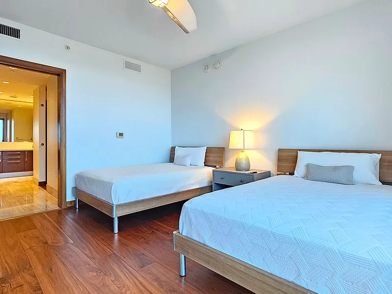 1555 Kapiolani Blvd #802 — Photo 10