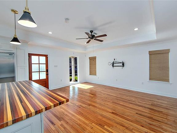 3rd image of 440 Metairie Lawn Dr