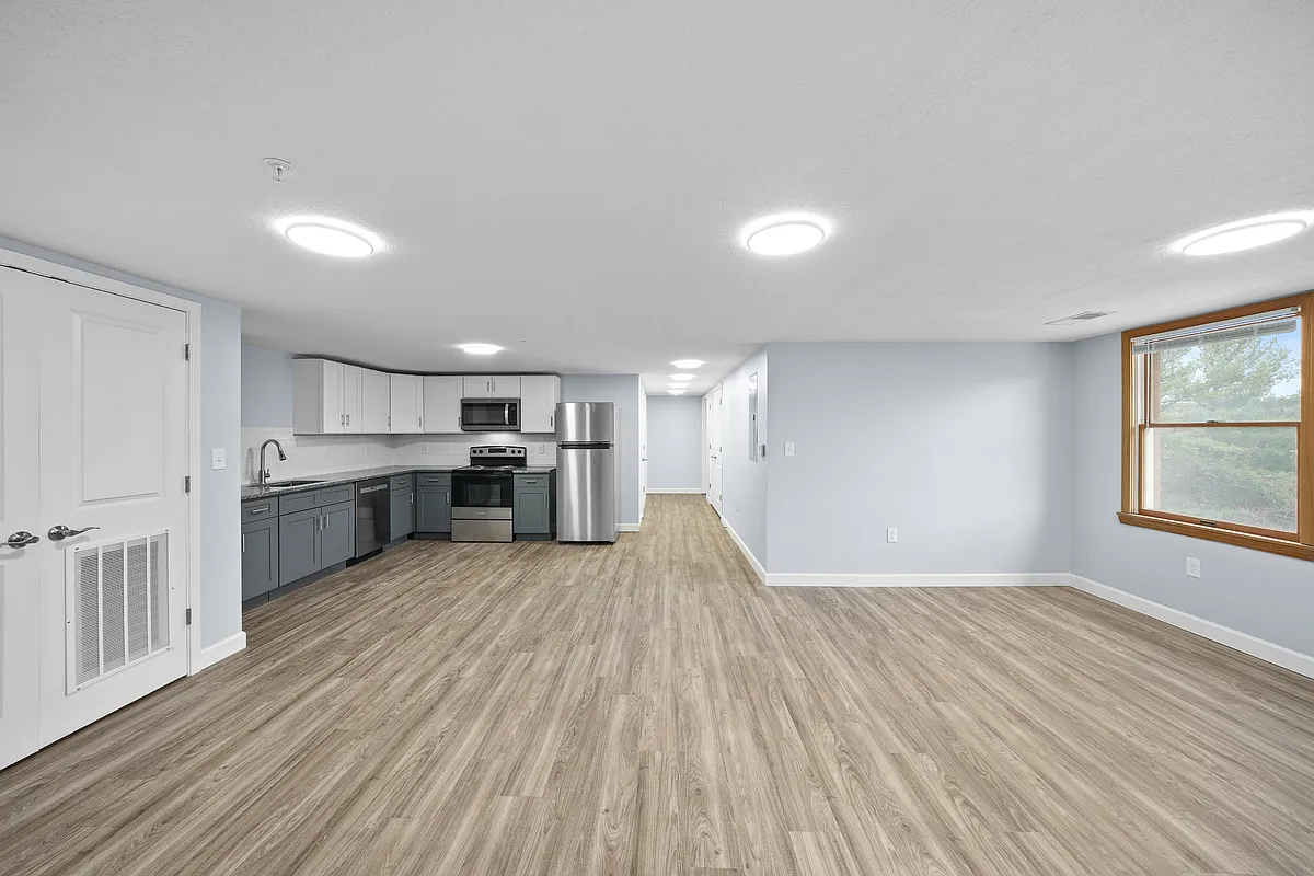 Building Photo - 1745 Merriman Rd #103