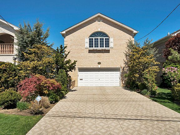 2nd image of 150117 Powells Cove Blvd