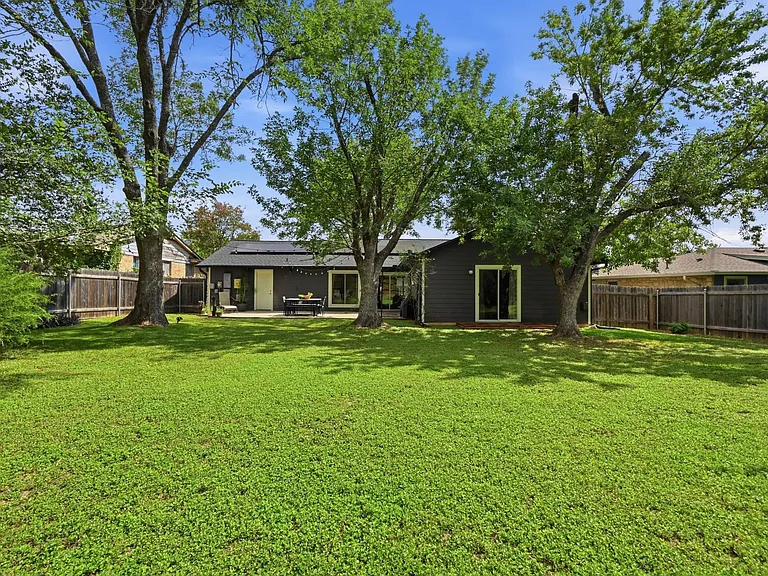1605 Springer Ln — Photo 26