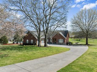 3806 Crescent Ridge Ct, Maryville, TN 37804