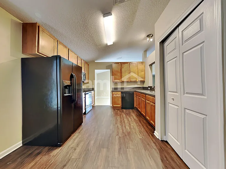 81 Marisco Way — Photo 3
