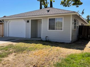 712 Deerwood Ct, Madera, CA 93637