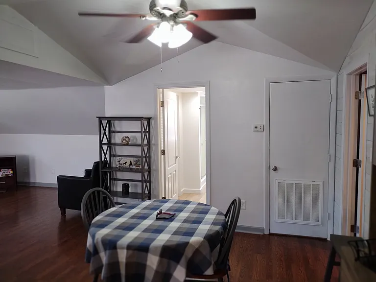 2328 Cedar Ln #B — Photo 14