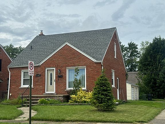 4th image of 15206 Angelique Ave