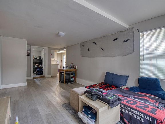 5th image of 206 E IDA STREET