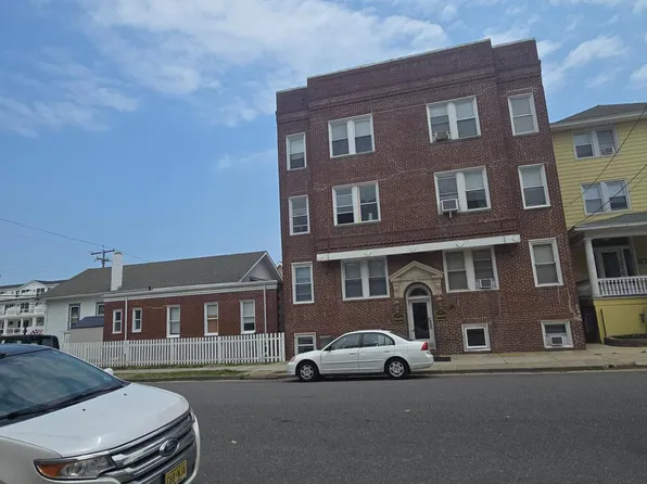 11 S Oakland Ave, Ventnor City, NJ 08406