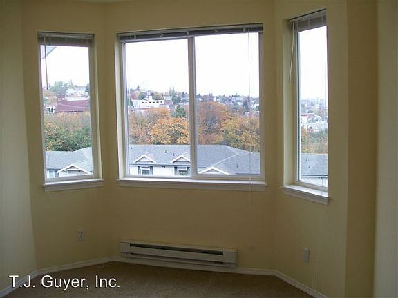 5th image of 2825 Delin St APT A301