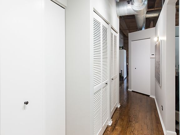2nd image of 1525 S Michigan Ave APT 212
