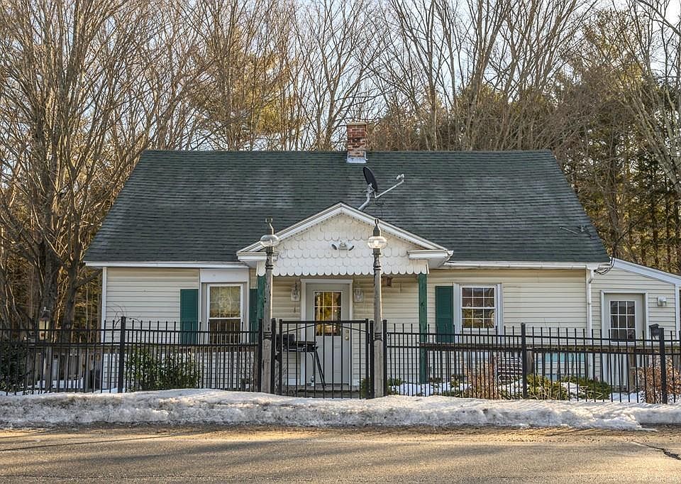 1st image of 15 Depot Rd