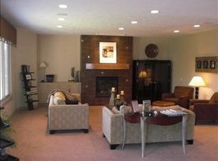 15757 Spencer St, Omaha, NE 68116