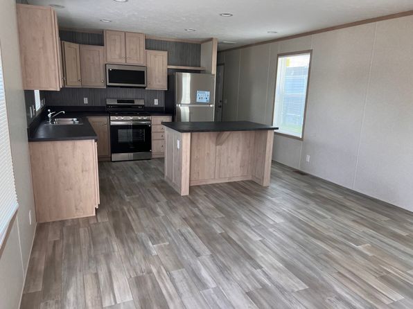 180 W Heather Ln #180, Holland, OH 43528