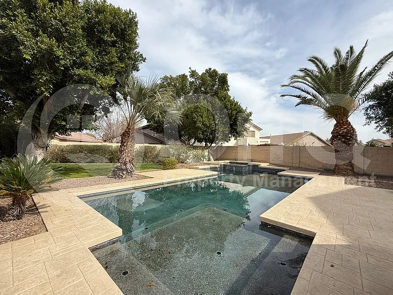 2450 E Darrel Rd — Photo 31