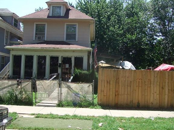 3rd image of 3229 E 11th St