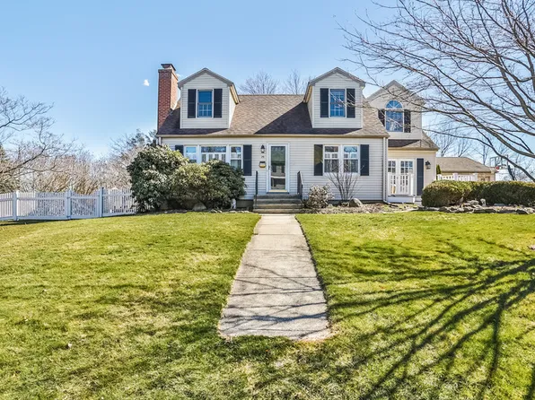 73 Whitewood Dr, Fairfield, CT 06825