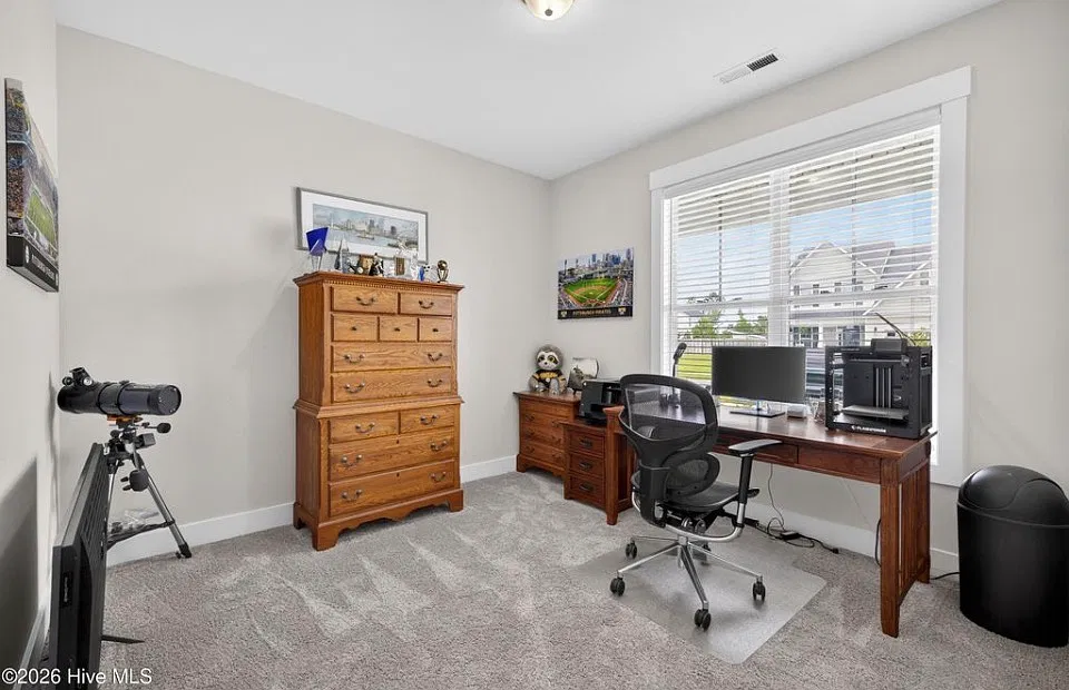 4 bed, 2254 sqft, $2,700 — Photo 4