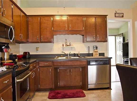 4th image of 501 Country Village Dr