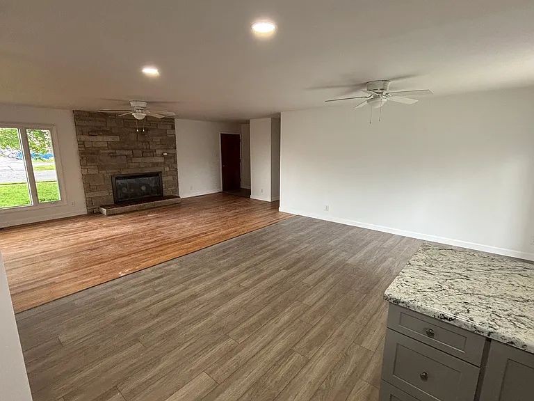 1614 Lindenwood Ave — Photo 4