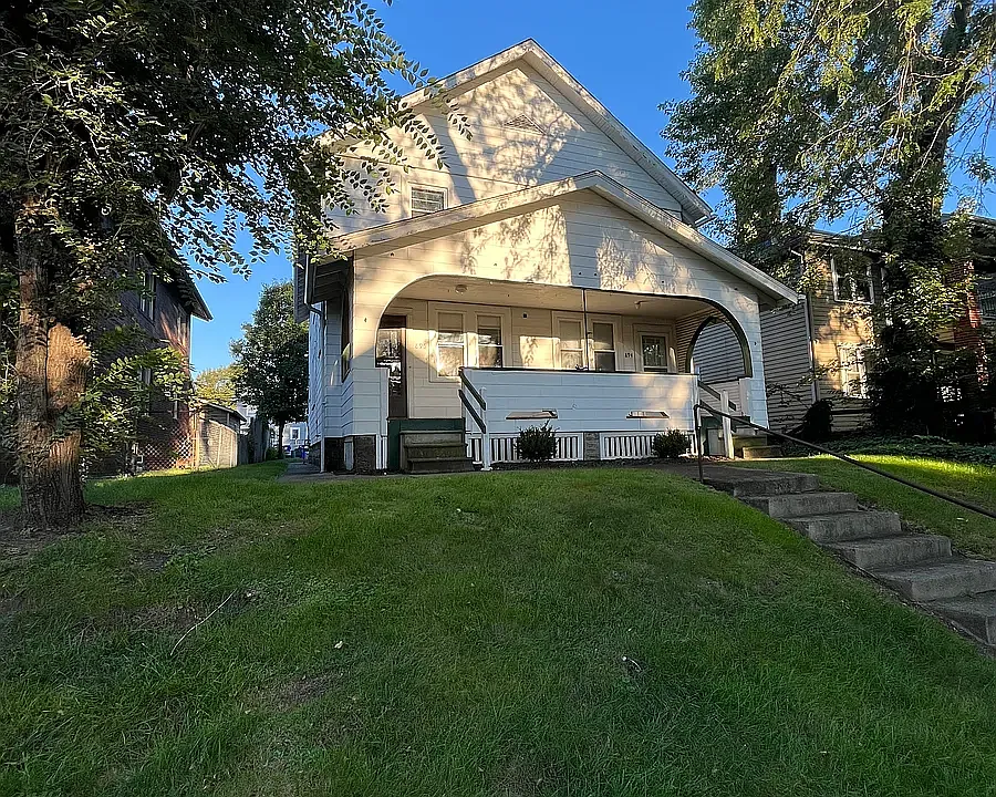 869 Oxley Rd #869