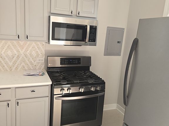 3rd image of 1332 S Lawndale Ave #2