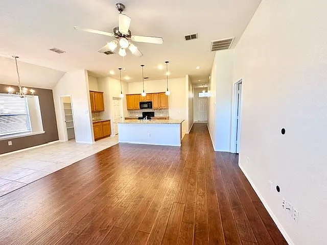 4411 Blackberry Rd — Photo 4