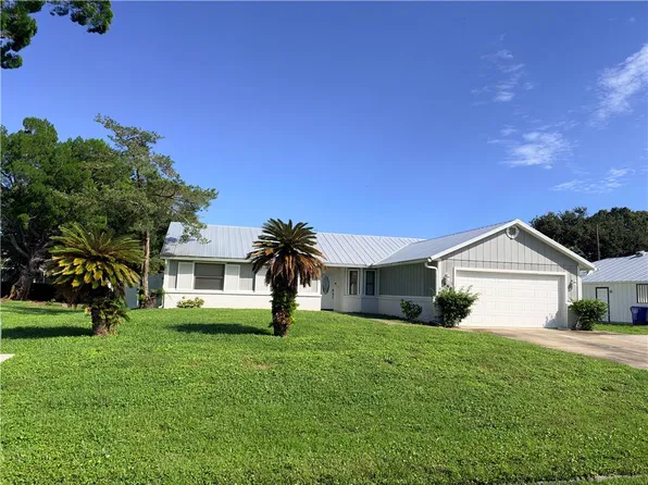 650 Lake Dr, Sebastian, FL 32958