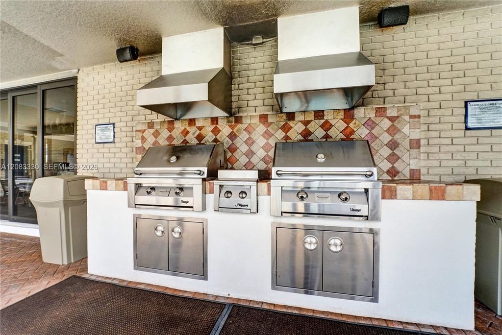 130 Cypress Club Dr APT 302, photo 3
