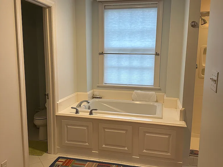 4501 Bromley Ln — Photo 16