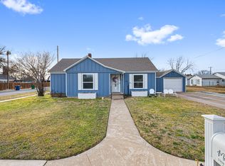 1104 S College Ave, Decatur, TX 76234