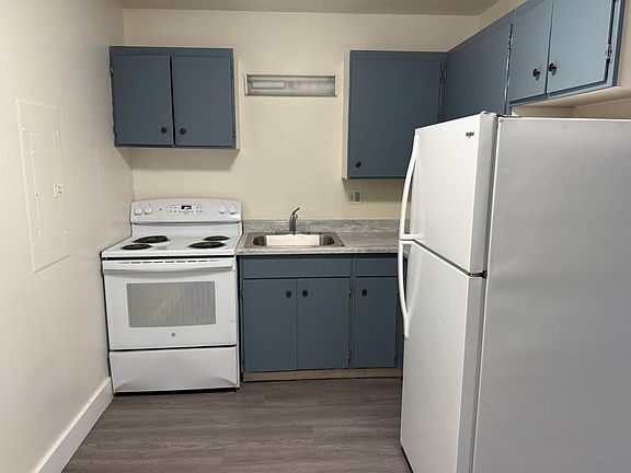 4th image of 1014 N Dolfay Ln #8