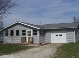 11664 N McCulloch Rd, Syracuse, IN 46567