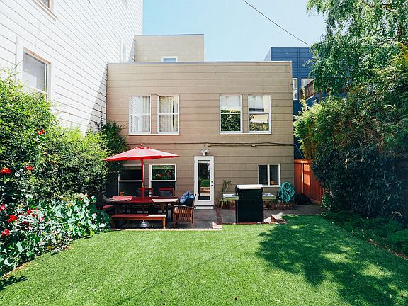 4th image of 3023 Baker St