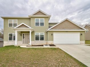 5555 Hillside Trl, Newburgh, IN 47630