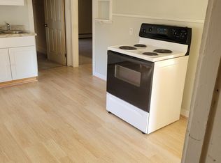 2 Gray Ave APT 2, Waterville, ME 04901