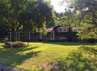 4921 Crestwood Ln, Syracuse, NY 13215