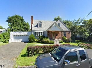 8 Underhill Pl, West Harrison, NY 10604