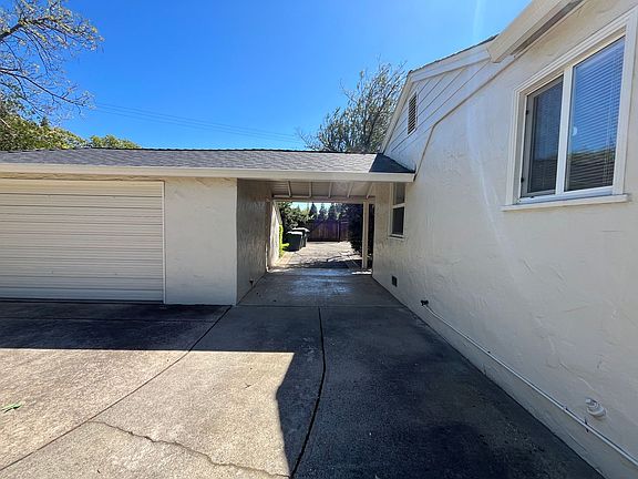 4th image of 901 Morse Ave