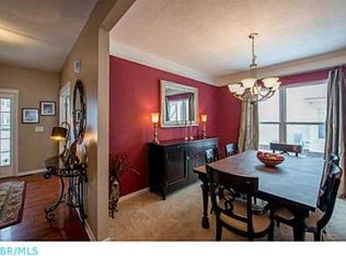 5721 Sugarwood Dr, New Albany, OH 43054